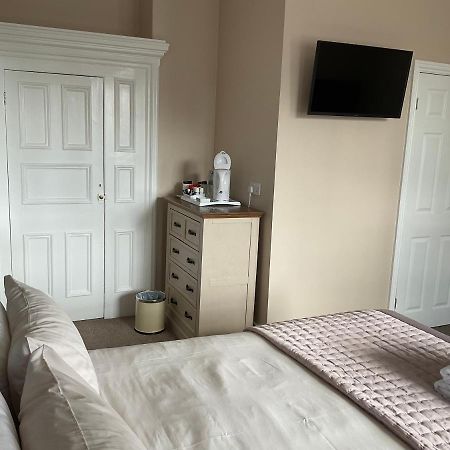 Glenora Guest House Уитби Экстерьер фото