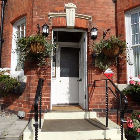 Glenora Guest House Уитби Экстерьер фото