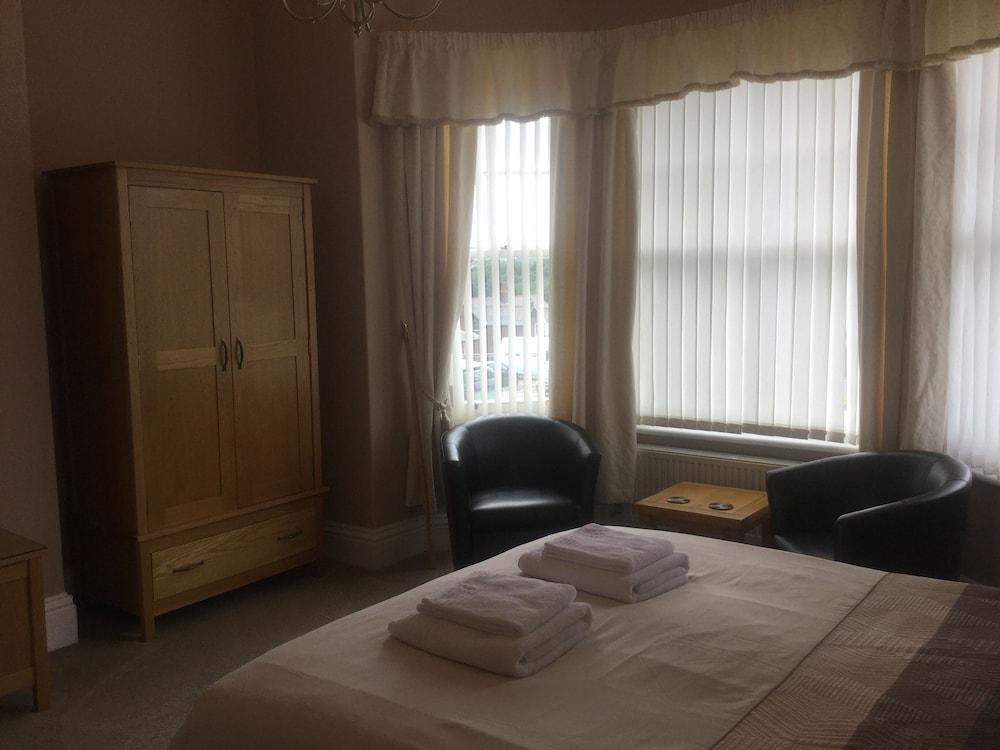 Glenora Guest House Уитби Экстерьер фото