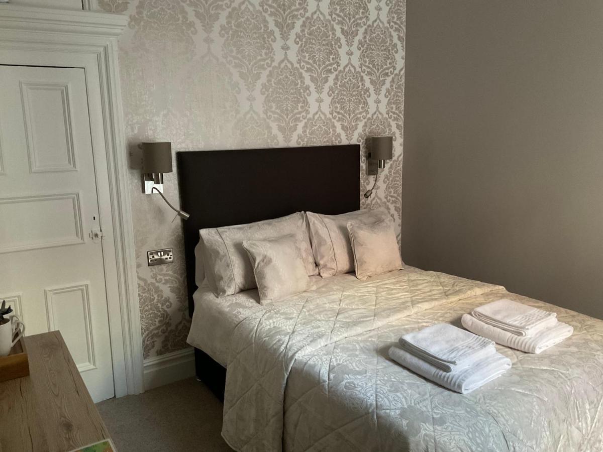 Glenora Guest House Уитби Экстерьер фото