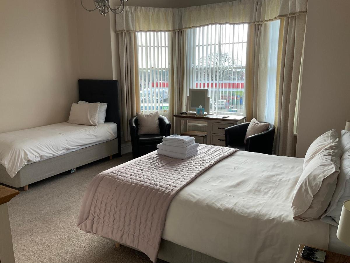 Glenora Guest House Уитби Экстерьер фото