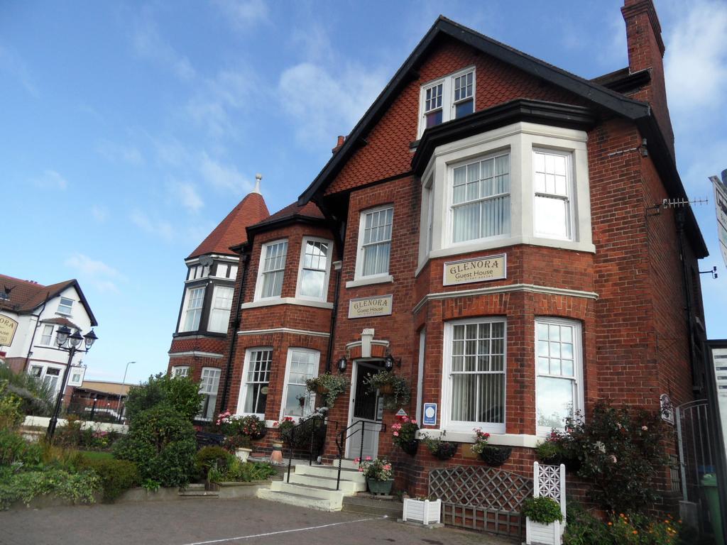 Glenora Guest House Уитби Экстерьер фото