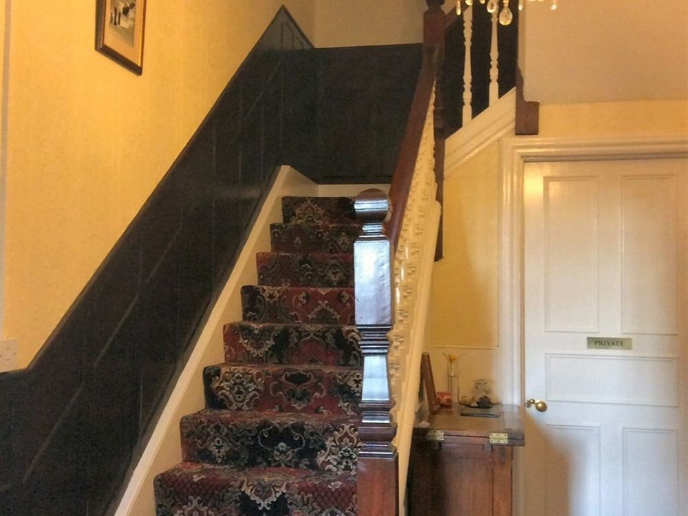 Glenora Guest House Уитби Экстерьер фото