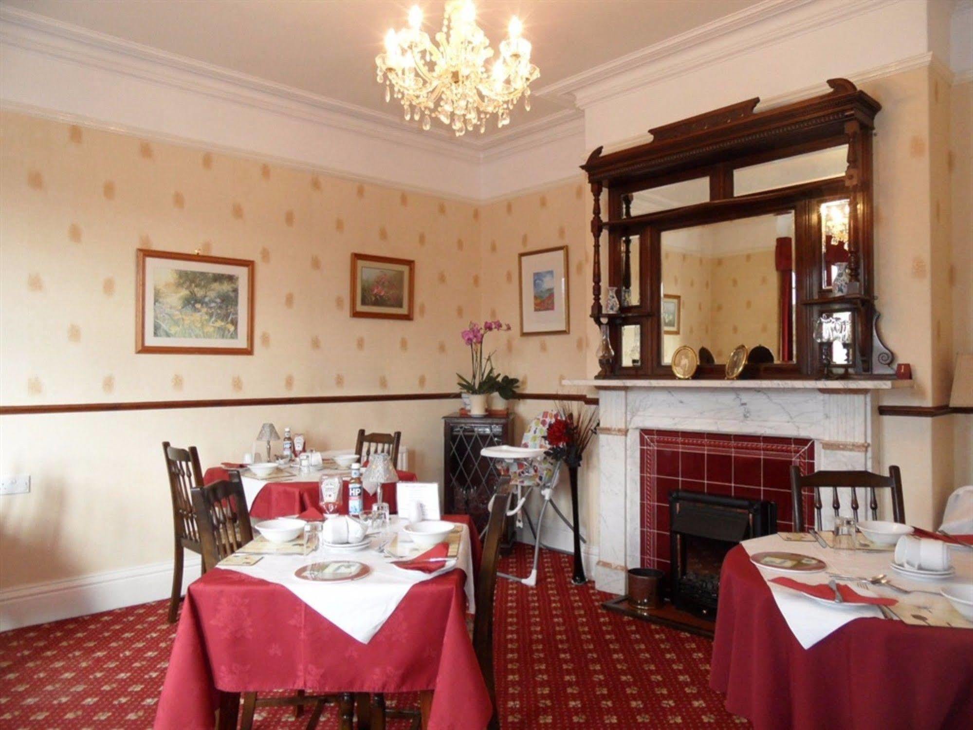Glenora Guest House Уитби Экстерьер фото