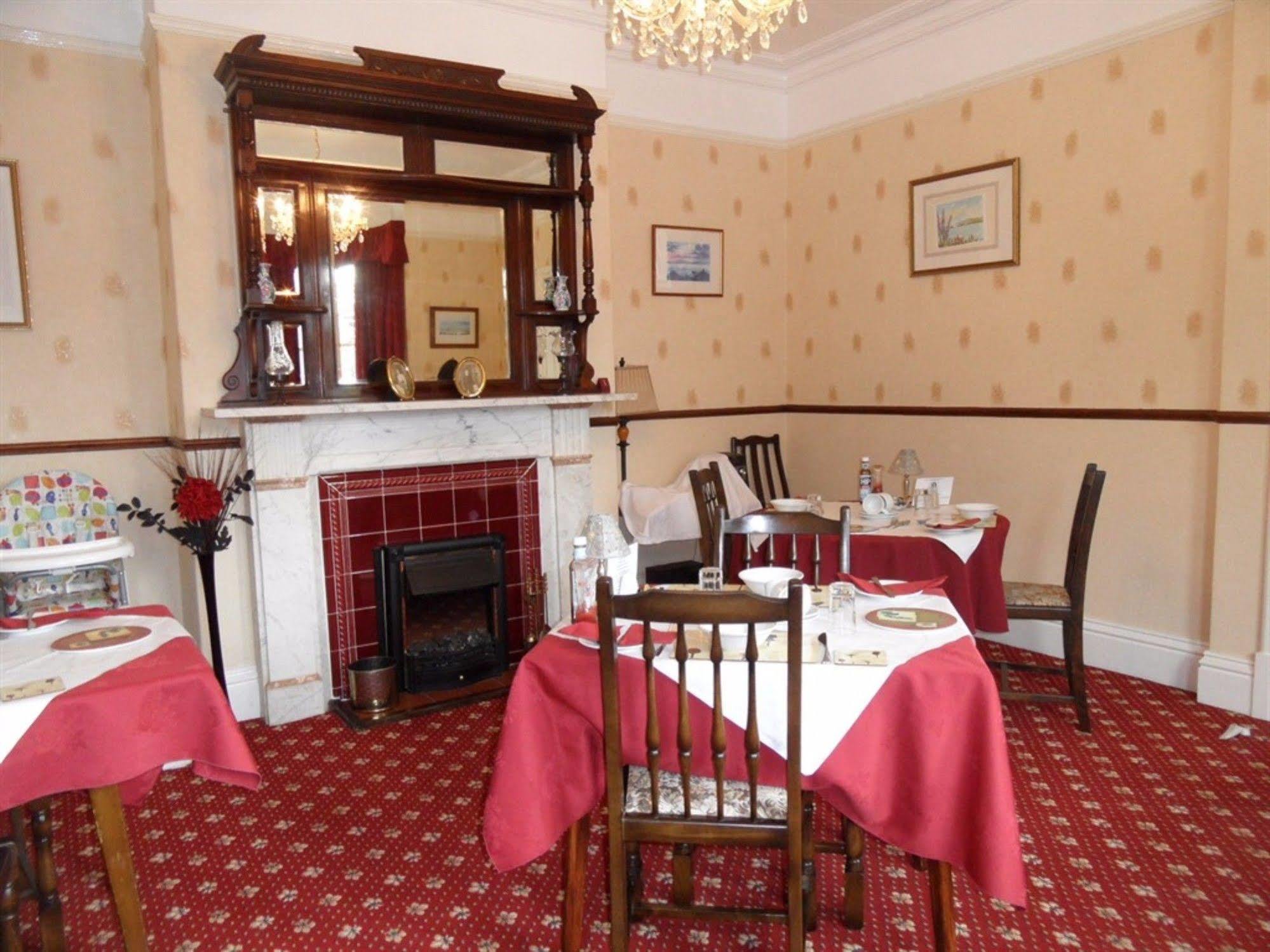 Glenora Guest House Уитби Экстерьер фото