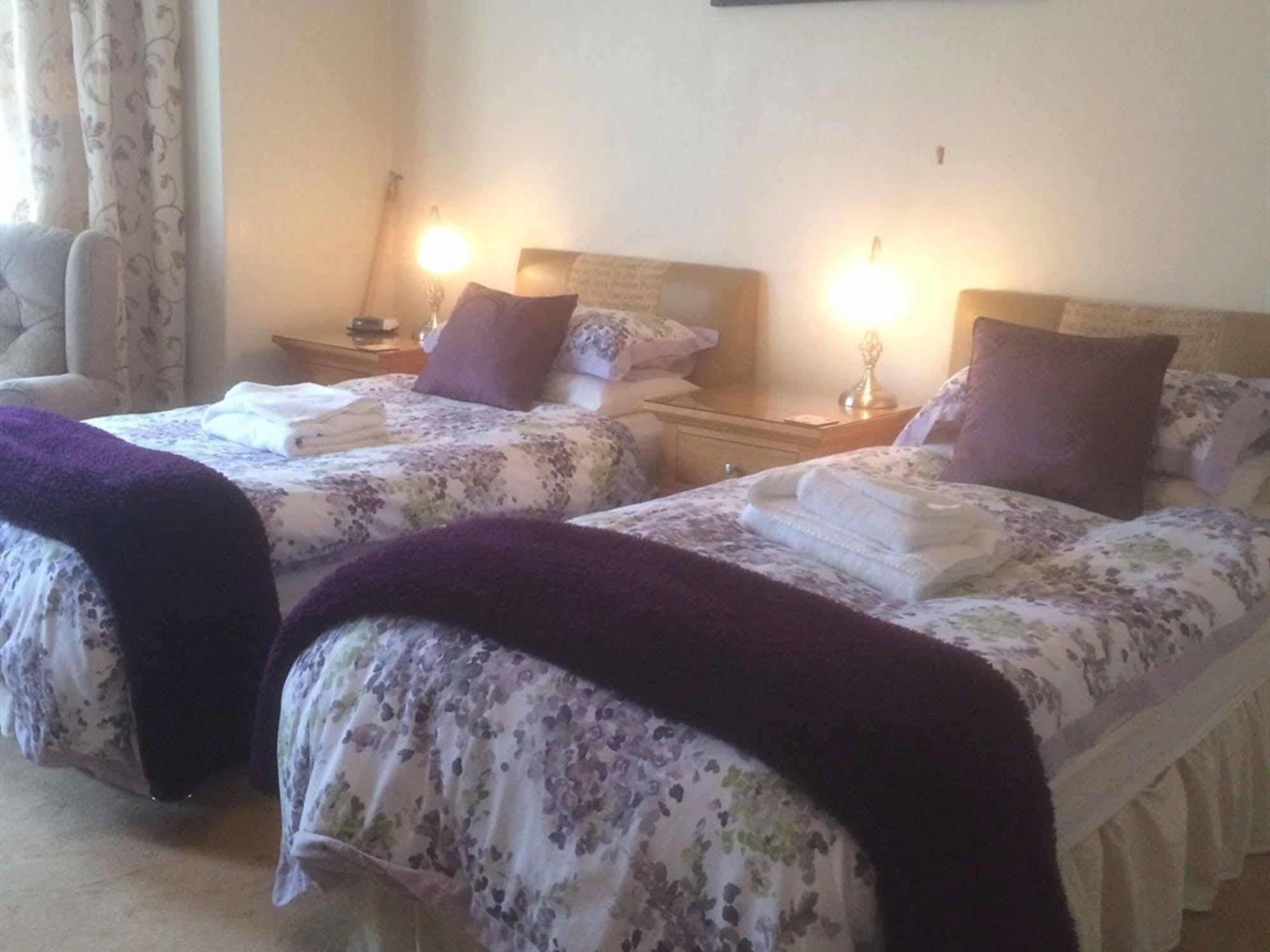 Glenora Guest House Уитби Экстерьер фото